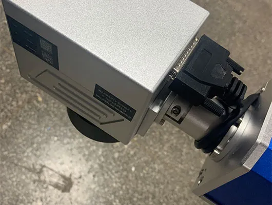 Flying fiber laser marking machine