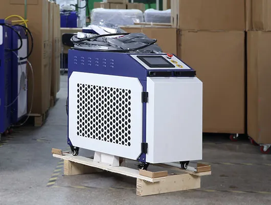 laser cleaning device