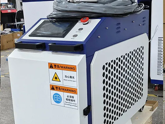 laser cleaning device