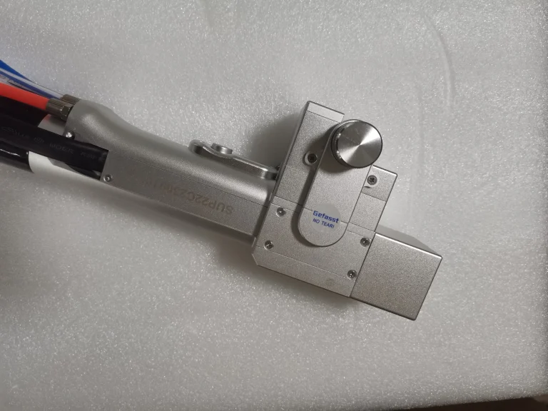 SUP22C Handheld Laser Cleaning Head: A High-Power Solution for Industrial Laser Cleaning Applications